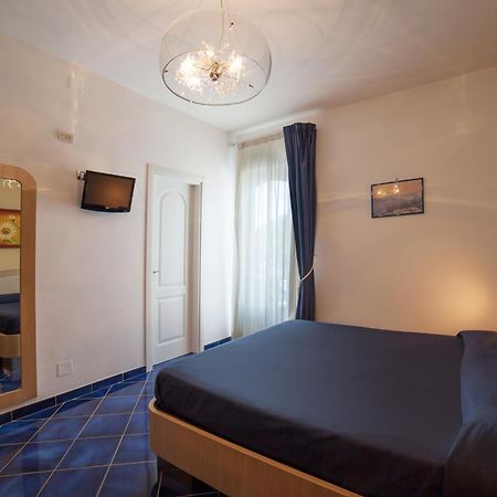 Hotel Il Pino Праяно Екстериор снимка