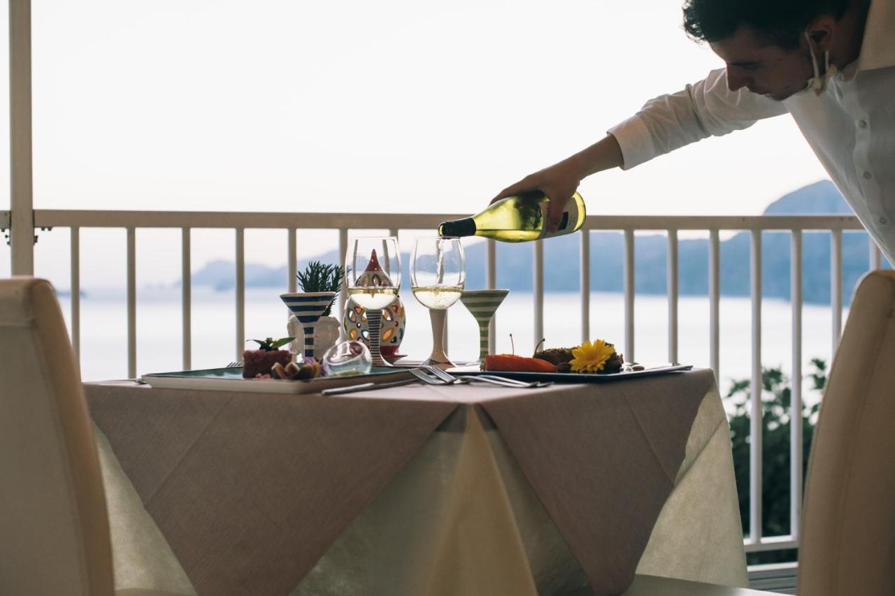 Hotel Il Pino Праяно Екстериор снимка