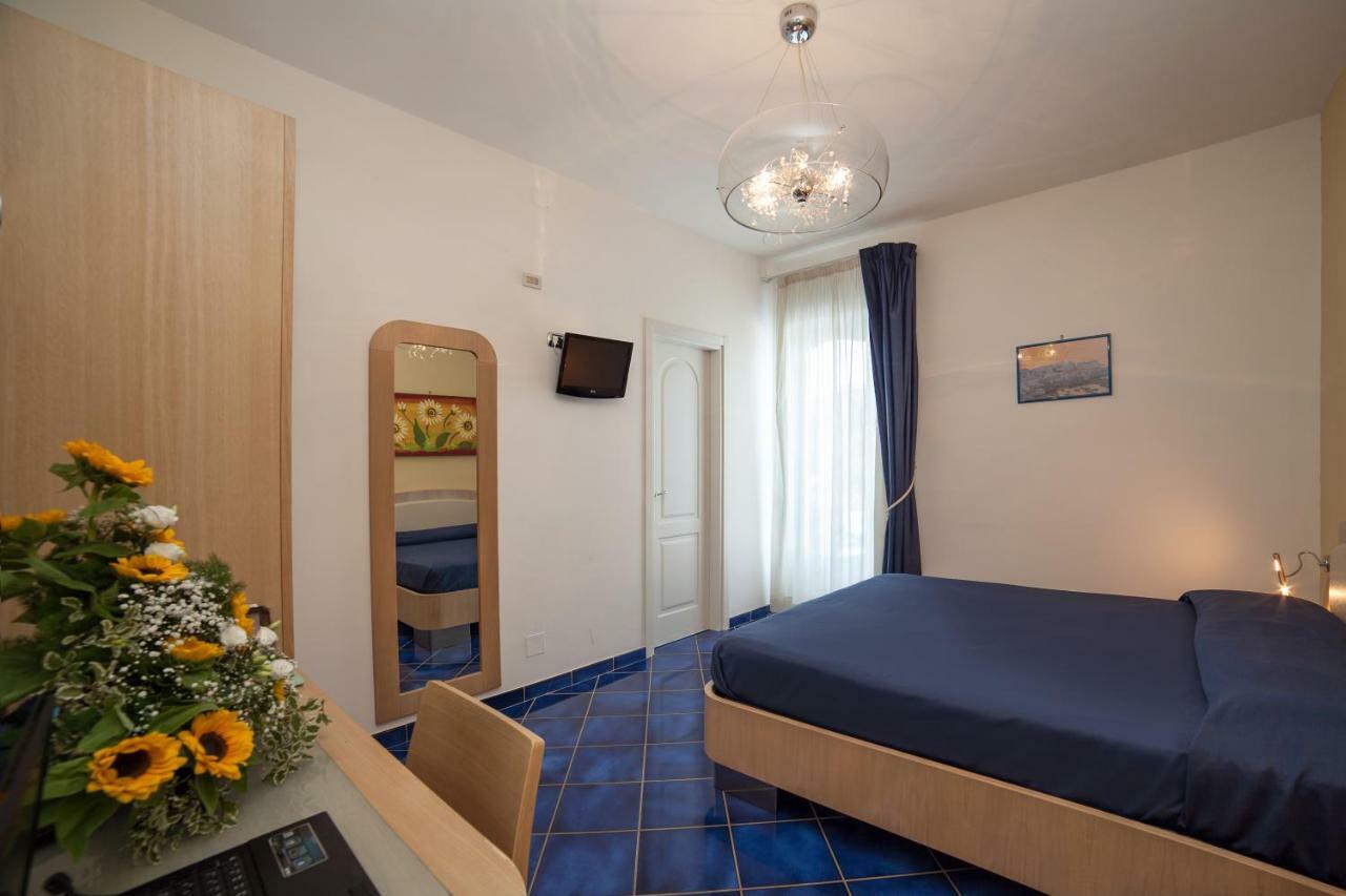 Hotel Il Pino Праяно Екстериор снимка